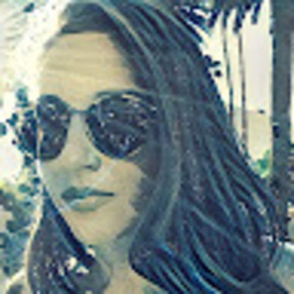 Meet your Posher, Alexandra - Picture 1 of 1